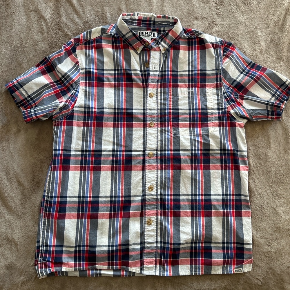 Duluth Trading Co. Men’s Short Sleeve Button Down Shirt – Size M
